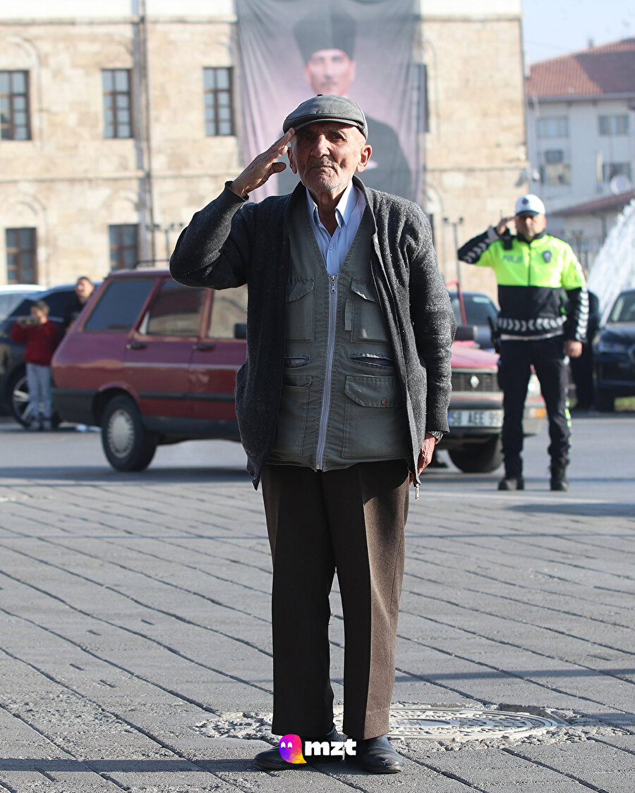 Türkiye Cumhuriyeti’nin kurucusu Mustafa Kemal Atatürk, ebediyete intikalinin 87. yılında saygıyla anıldı
