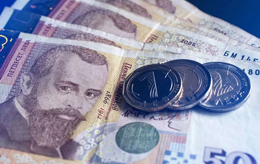 2) Ek gelir geçti eline. Ne yaparsın?
A) Yatırım sepetine koyarım. B) Güvenli bir yerde tutarım.