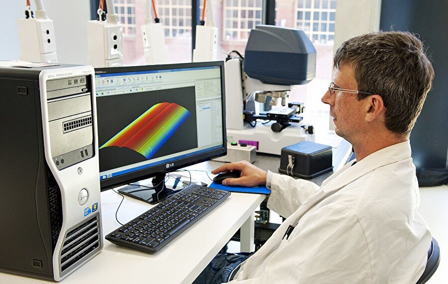 1) Yeni bir işe girdin. Ne kadar kalırsın?
A) Kendimi geliştirene kadar, maksimum birkaç yıl. B) Emekli olana kadar.