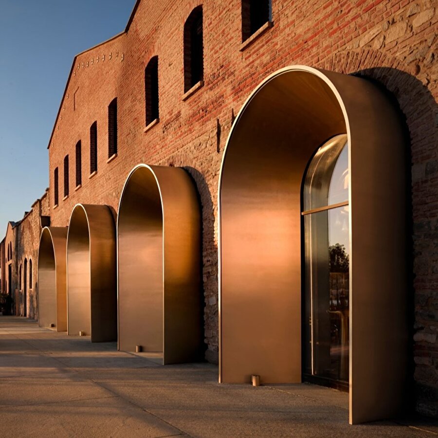 OMA tasarımı 12.000 m²’lik Türkiye’nin en büyük Beymen mağazası açıldı