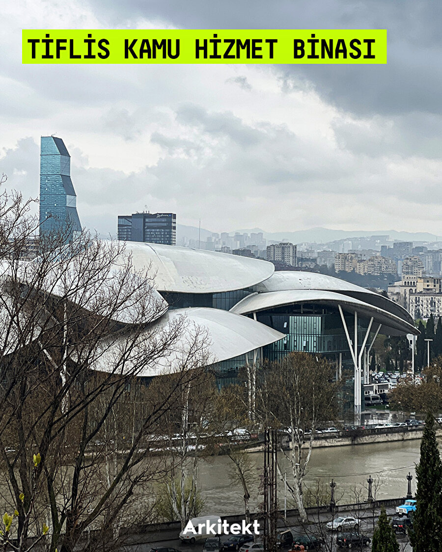 Tiflis Kamu Hizmet Binası