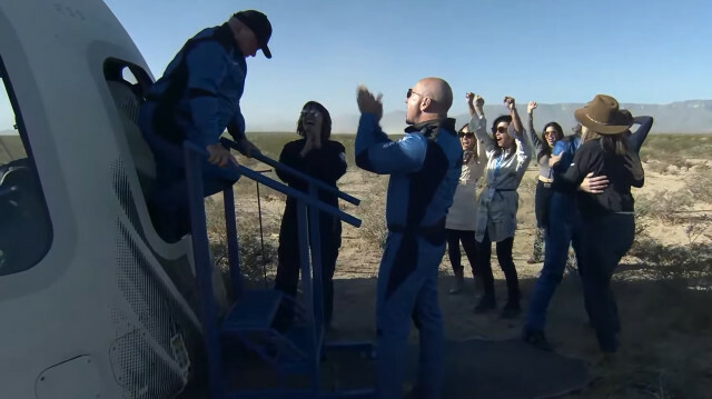 A screenshot taken from a live handout video on October 13, 2021 shows Blue Origin spacecraft New Shepard prepares to take-off in Texas, the United States. William Shatner, 90, officially became the oldest and most famous person ever to fly to space Wednesday on a rocket launched from the state of Texas.