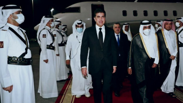 Qatar ruler holds talks with Iraq's Barzani in Doha