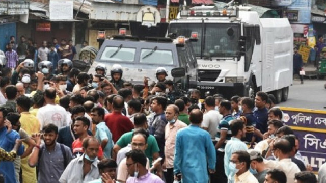 Bangladesh continues manhunt for those involved in religious riots