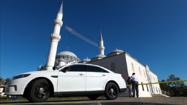 WASHINGTON DC, USA - OCTOBER 20: Police officers investigate the scene of an armed attack in the yard of the Diyanet Center of America in Washington DC, United States on October 20, 2021. One person injured in the attack. ( Yasin Öztürk - Anadolu Agency )