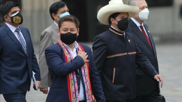 Peruvian President Pedro Castillo (R), Prime Minister Guido Bellido (L). ( Gerardo Marin - Anadolu Agency )