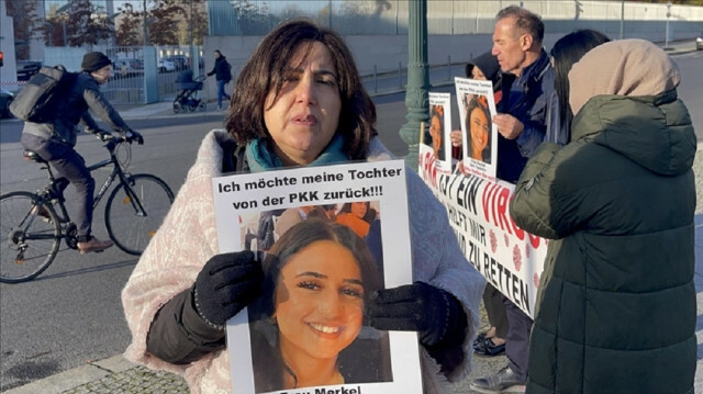 German-Turkish mother protests in Germany after daughter kidnapped by ...