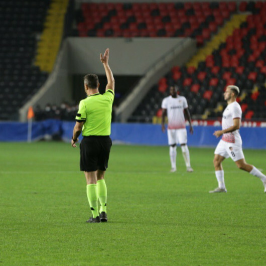 Turkish referee ends football match early by mistake