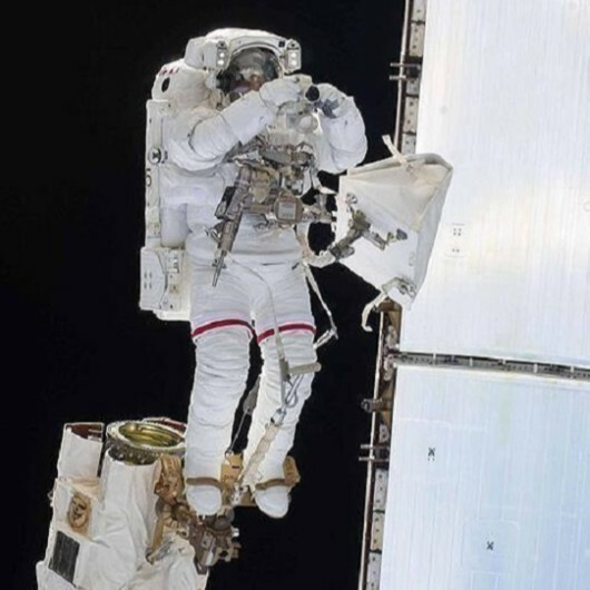 NASA postpones spacewalk because of debris notification