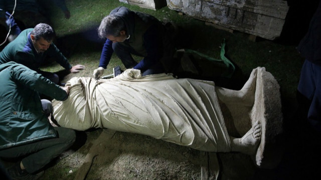 Archeologists unearth 2,000-year-old statues in western Turkey