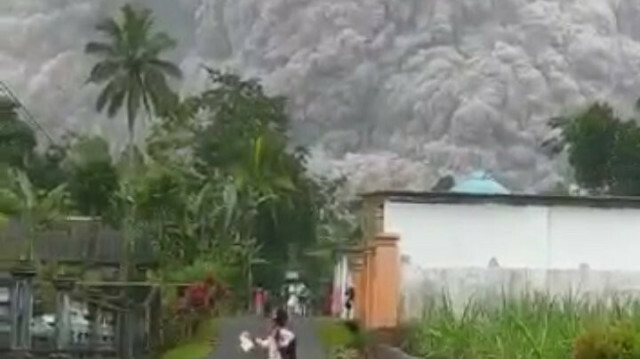 Indonesia’s Semeru volcano erupts,