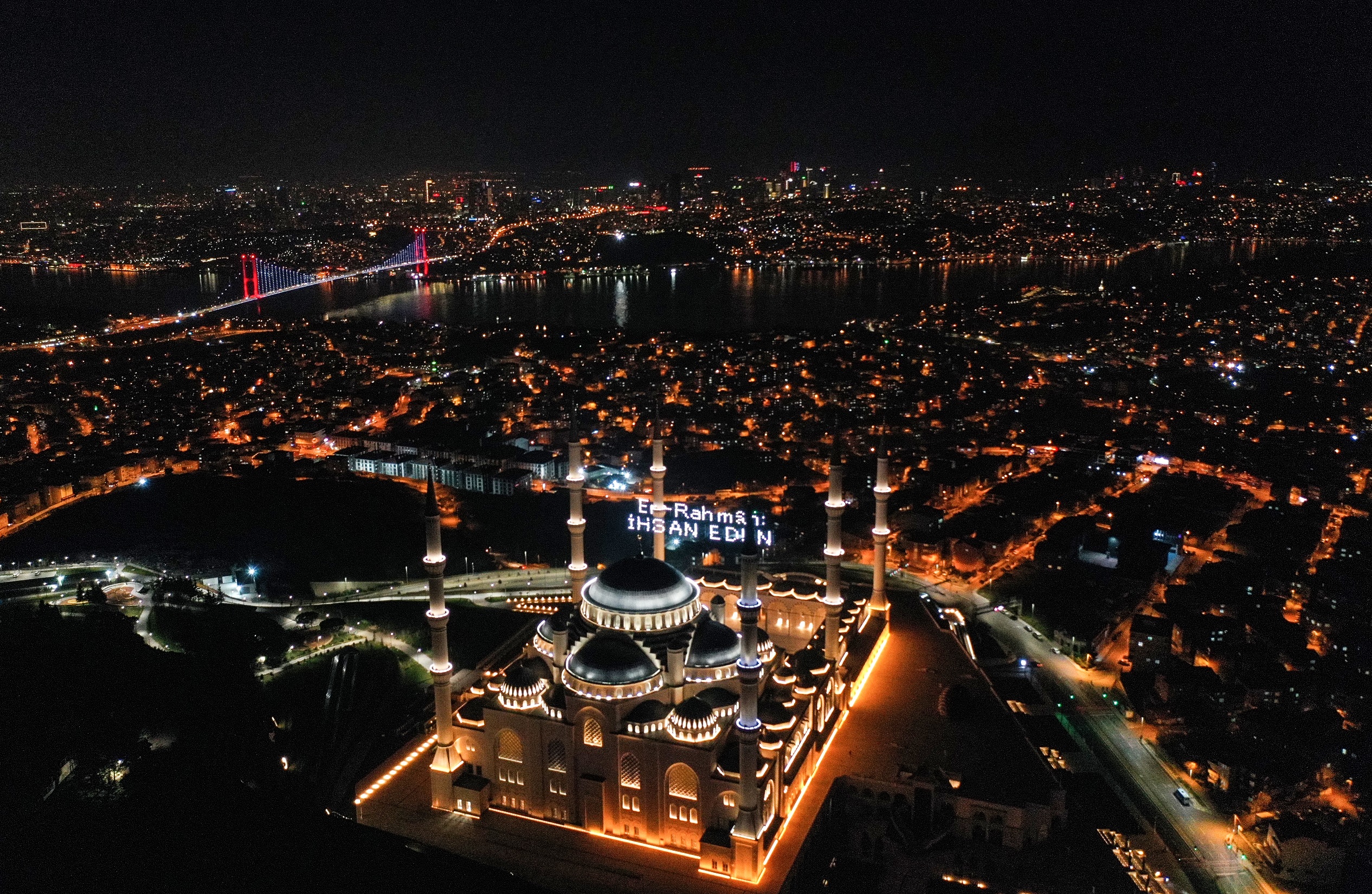Istanbul's illuminated Çamlıca Mosque welcomes holy month of Ramadan
