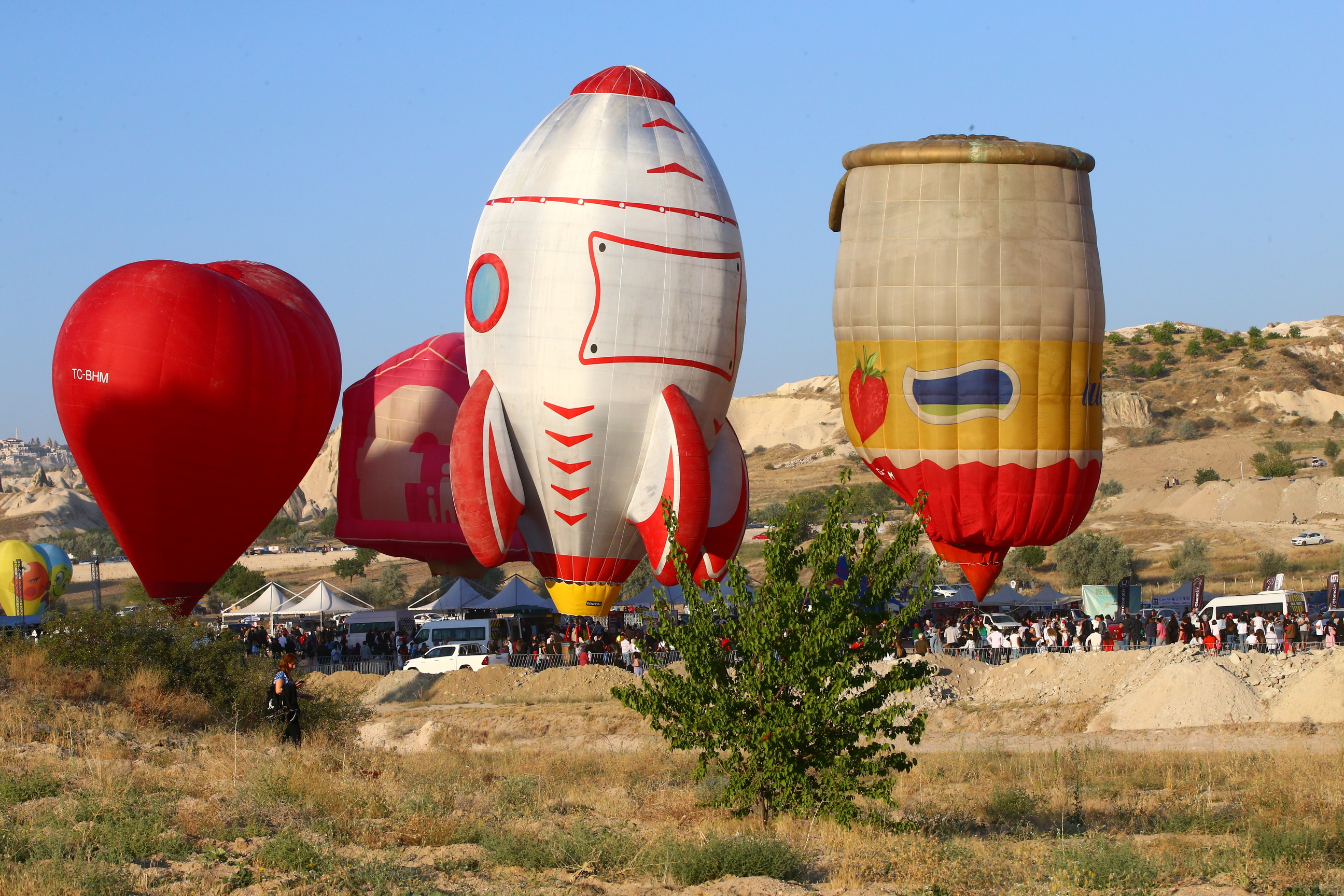 Second International Hot Air Balloon Festival kicks off in Turkey's Cappadocia
