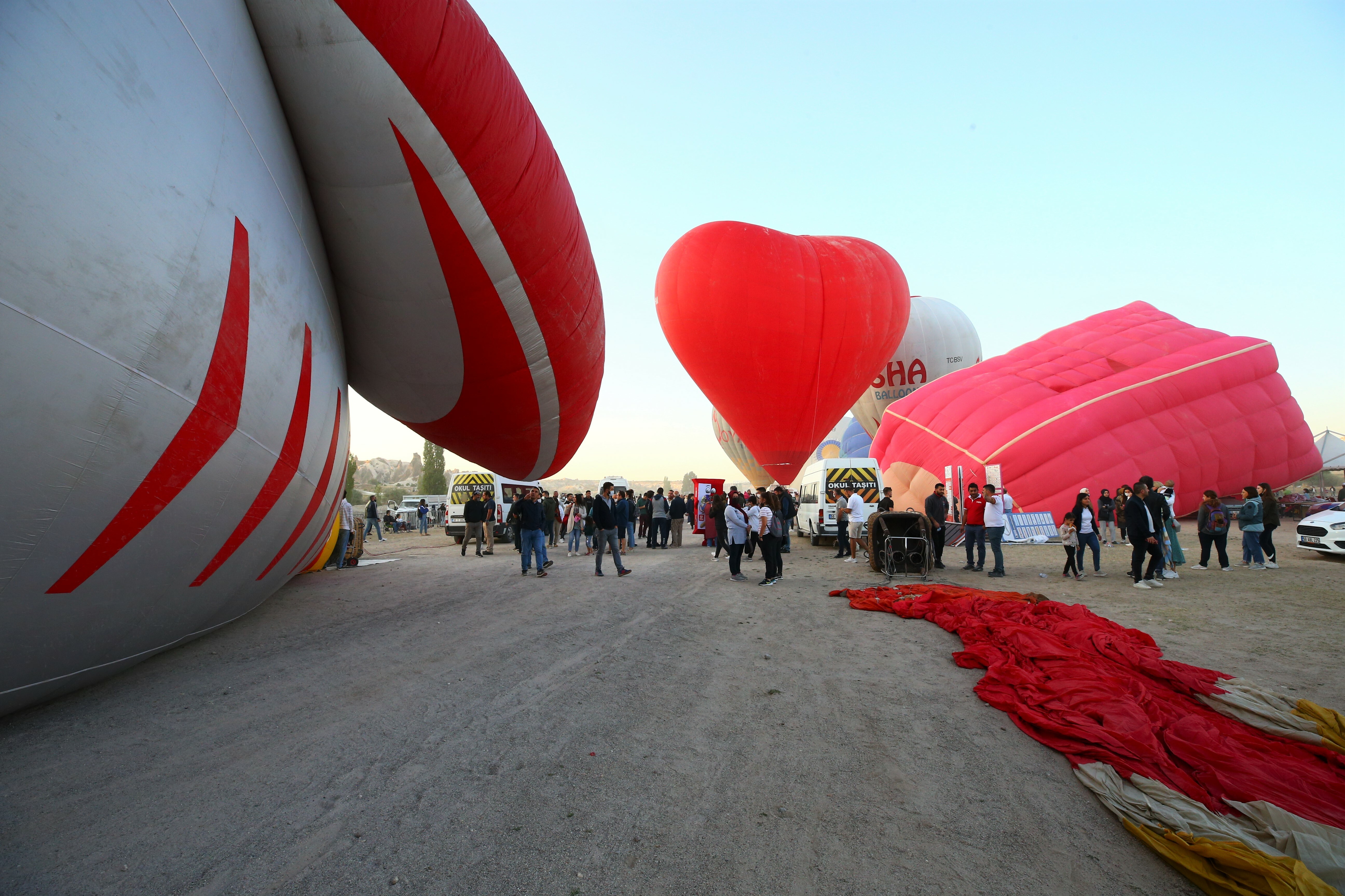 Second International Hot Air Balloon Festival kicks off in Turkey's Cappadocia
