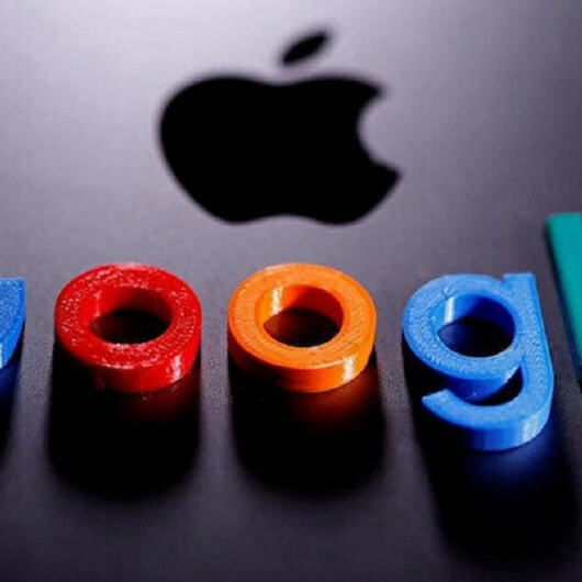 Lawsuit claims Google pays Apple billions to keep paws out of search engine world