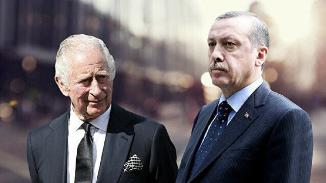 Turkish President Recep Tayyip Erdogan (R) and Britain's King Charles III (L) 