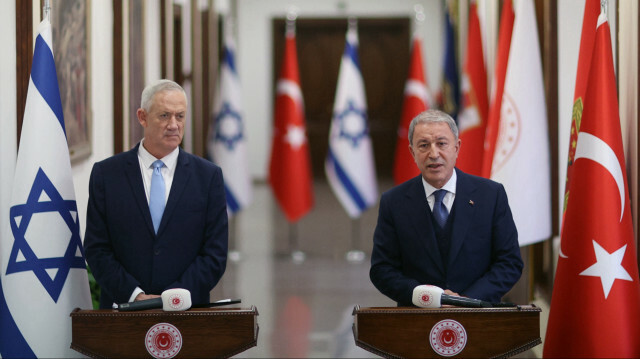 Turkish Defense Minister Hulusi Akar and Israeli counterpart Benny Gantz