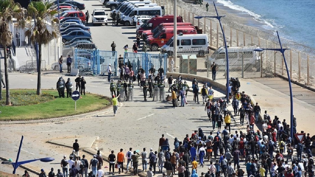 Morocco Arrests 300 Migrants Trying To Cross Border Into Spain ...