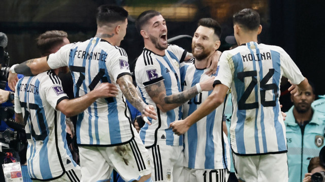 Victoire de l'Argentine en demi-finale de la coupe du monde de football / AA