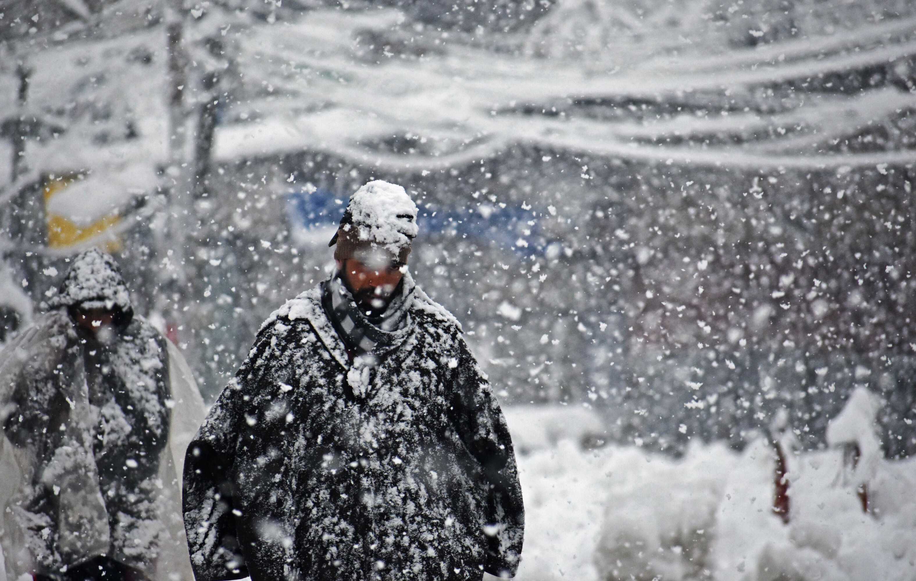 Heavy snowfall disrupts life in Kashmir