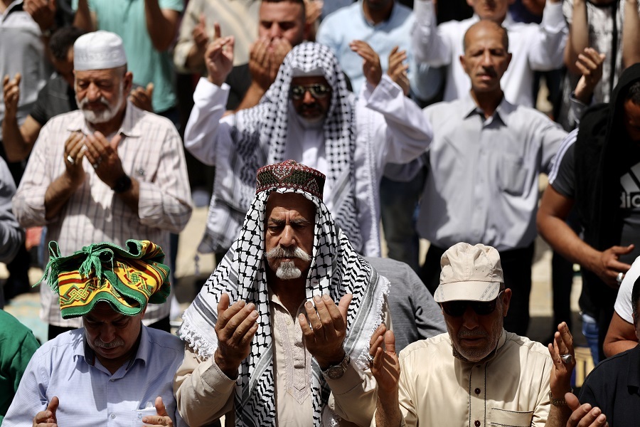 Palestinians perform last Friday prayer of Ramadan at Al-Aqsa Mosque