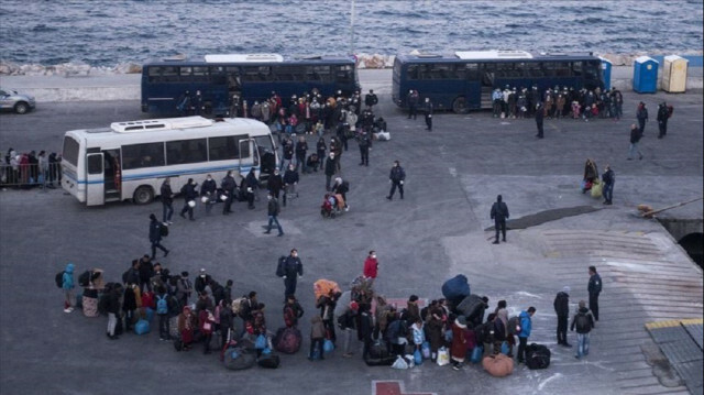 Greek police force asylum seekers to repel fellow migrants to Türkiye, probe finds