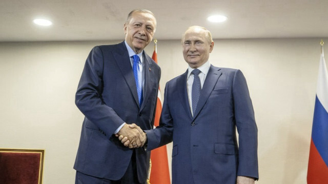 Turkish President Recep Tayyip Erdogan (L) meets Russian President Vladimir Putin (R) in Tehran, Iran on July 19, 2022.