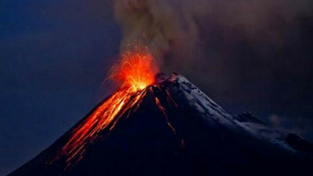 Volcanic Eruption Triggers Highest-level Alert In Japan