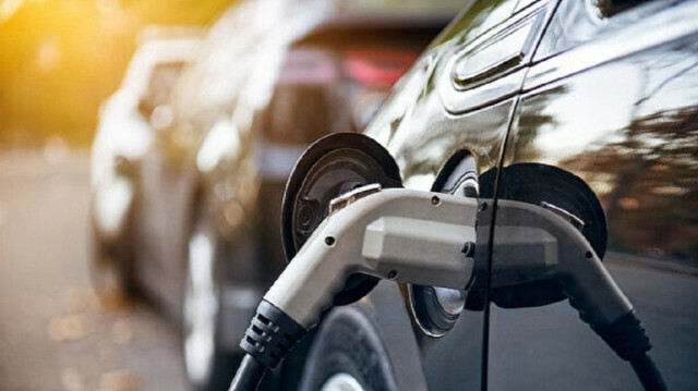High lithium prices, potential supply disruptions could slow down electric vehicle growth