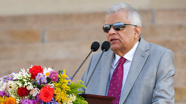 Le président sri-lankais Ranil Wickremesinghe s'adressant au personnel du secrétariat présidentiel à Colombo. Un nombre record de 20 000 fonctionnaires ont pris leur retraite fin décembre . Bureau du président du Sri Lanka. @AFP