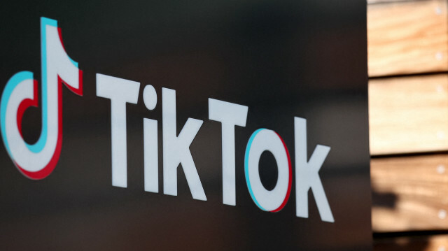 Le logo TikTok est affiché à l'extérieur d'un bureau TikTok le 20 décembre 2022 à Culver . Le Congrès pousse une législation pour interdire la populaire application de médias sociaux.  MARIO Tama/Getty Images. @AFP

