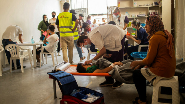 La clinique de Médecins sans frontières (MSF) près d’un nouveau camp de fortune sur l’île de Lesbos, le 15 septembre 2020. @ ANGELOS TZORTZINIS / AFP