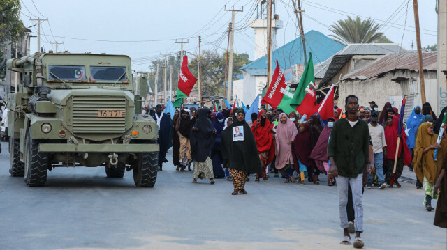 Des manifestants assistent à un rassemblement contre le groupe  terroriste des Shebabs à Mogadiscio le 12 janvier 2023. @Hassan Ali Elmi / AFP 