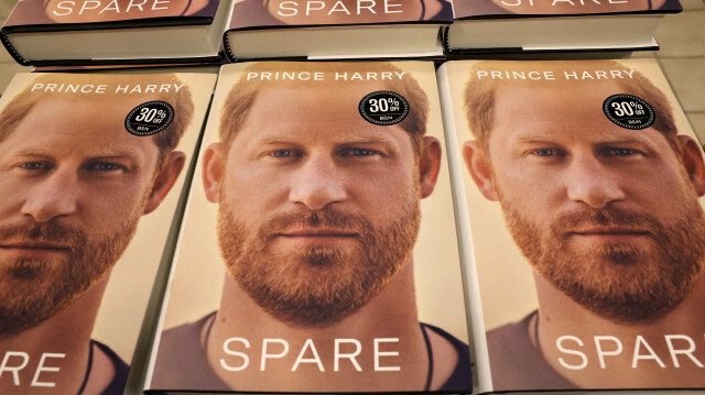 Les mémoires du prince Harry Spare sont mises en vente dans un magasin de détail Barnes & Noble. SCOTT OLSON. @AFP