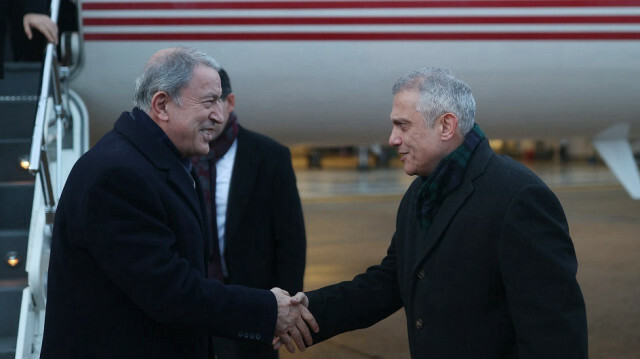 Turkish defense chief visits UK to discuss bilateral, regional defense matters