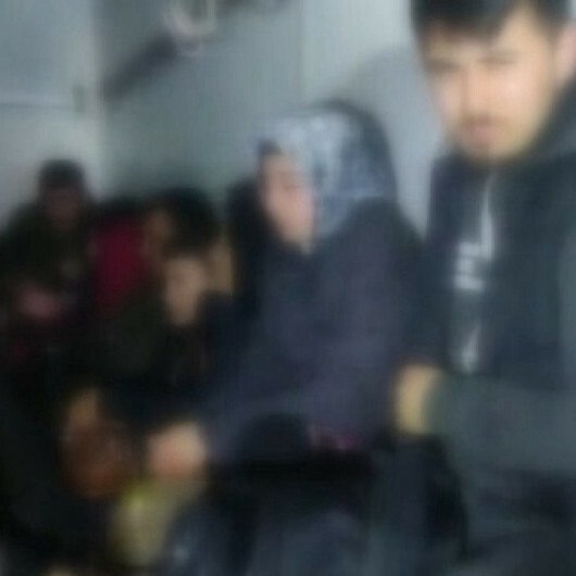 'Et taşıyoruz' dedikleri araçta 23 kaçak göçmen ve 2 FETÖ'cü yakalandı