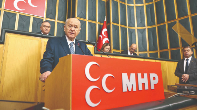 MHP Genel Başkanı Devlet Bahçeli, seçimlerin erkene alınması konusunda muhalefete çağrıda bulunarak mayıs için tarih verdi. 