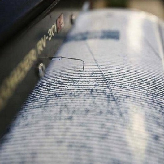 Un deuxième séisme, de magnitude 7, frappe l'est de l'Indonésie à quelques heures d'intervalle