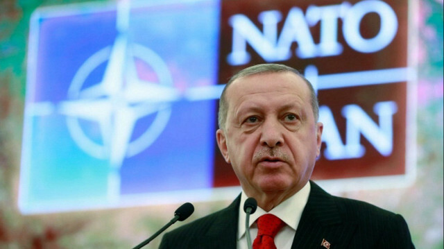 NATO'ya girmek için Türkiye'nin desteğine ihtiyacı olan Finlandiya'dan alçakça Cumhurbaşkanı Erdoğan karikatürü