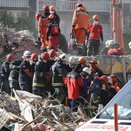 Depremde yıkılan Emrah Apartmanı davasında ek bilirkişi raporu beklenecek
