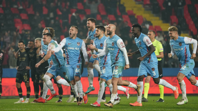 Gaziantep FK oyuncularının gaibiyet sevinci