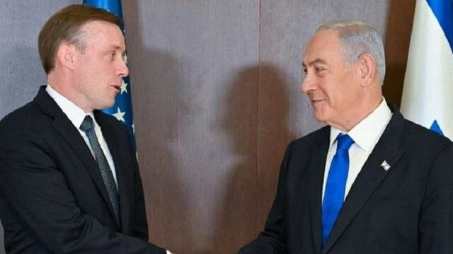Le Premier ministre israélien Benjamin Netanyahu et le conseiller américain à la sécurité nationale Jake Sullivan. Crédit photo : AA