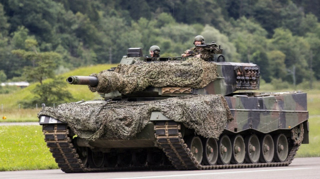 Ukrainian soldiers to start training for German Leopard 2 tanks