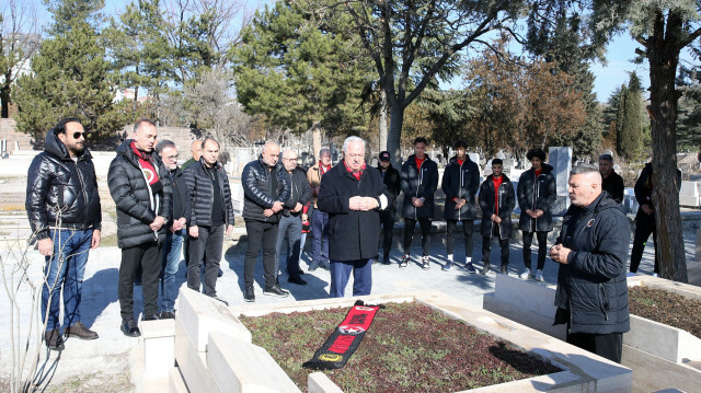 Cebeci Asri Mezarlığı'ndaki anma törenine Gençlerbirliği Spor Kulübü Başkanı Niyazi Akdaş, Gençlerbirliği Yönetim Kurulu Üyeleri, Teknik Direktör Mustafa Dalcı ve bazı futbolcular katıldı.