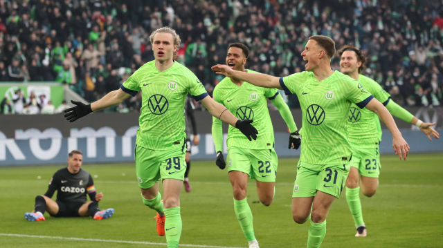 Bundesliga'da heyecan bugün iki karşılaşma ile sürecek. Saat 17.30'da Borussia Dortmund, Augsburg'u, 19.30'da Borussia Mönchengladbach, Bayer Leverkusen'i ağırlayacak.