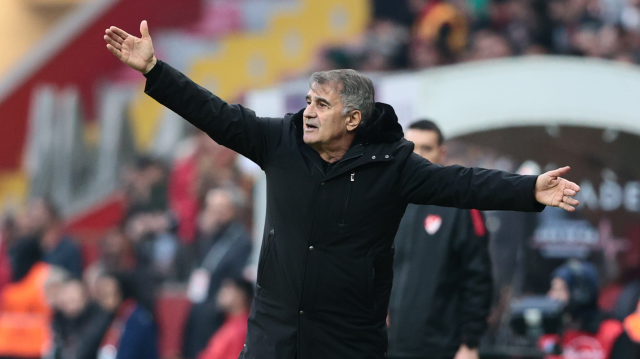 Şenol Güneş yönetimindeki Beşiktaş, Süper Lig'de üst üste 4. galibiyetini aldı.