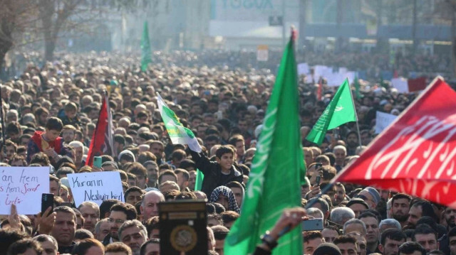 İsveç'te Kur'an-ı Kerim yakılmasına İslam ülkeleri tepki gösterdi.