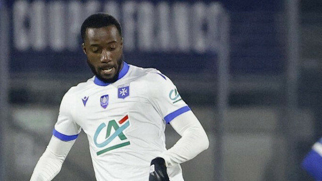 Le milieu de terrain ghanéen Elisha Owusu de l'AJ Auxerre @ROMAIN PERROCHEAU / AFP