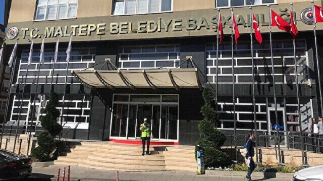 Maltepe Belediyesi, Ali Kılıç'ın CHP'li vekillere gönderdiği hediyeyi eleştiren işçiye ceza verdi.