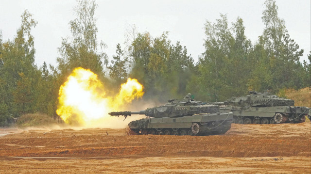 Almanya Başbakanı Scholz, 14 Leopard 2 tankını Ukrayna’ya gönderme kararını açıklarken, ABD de 31 Abrams tankını Kiev’e verecek.